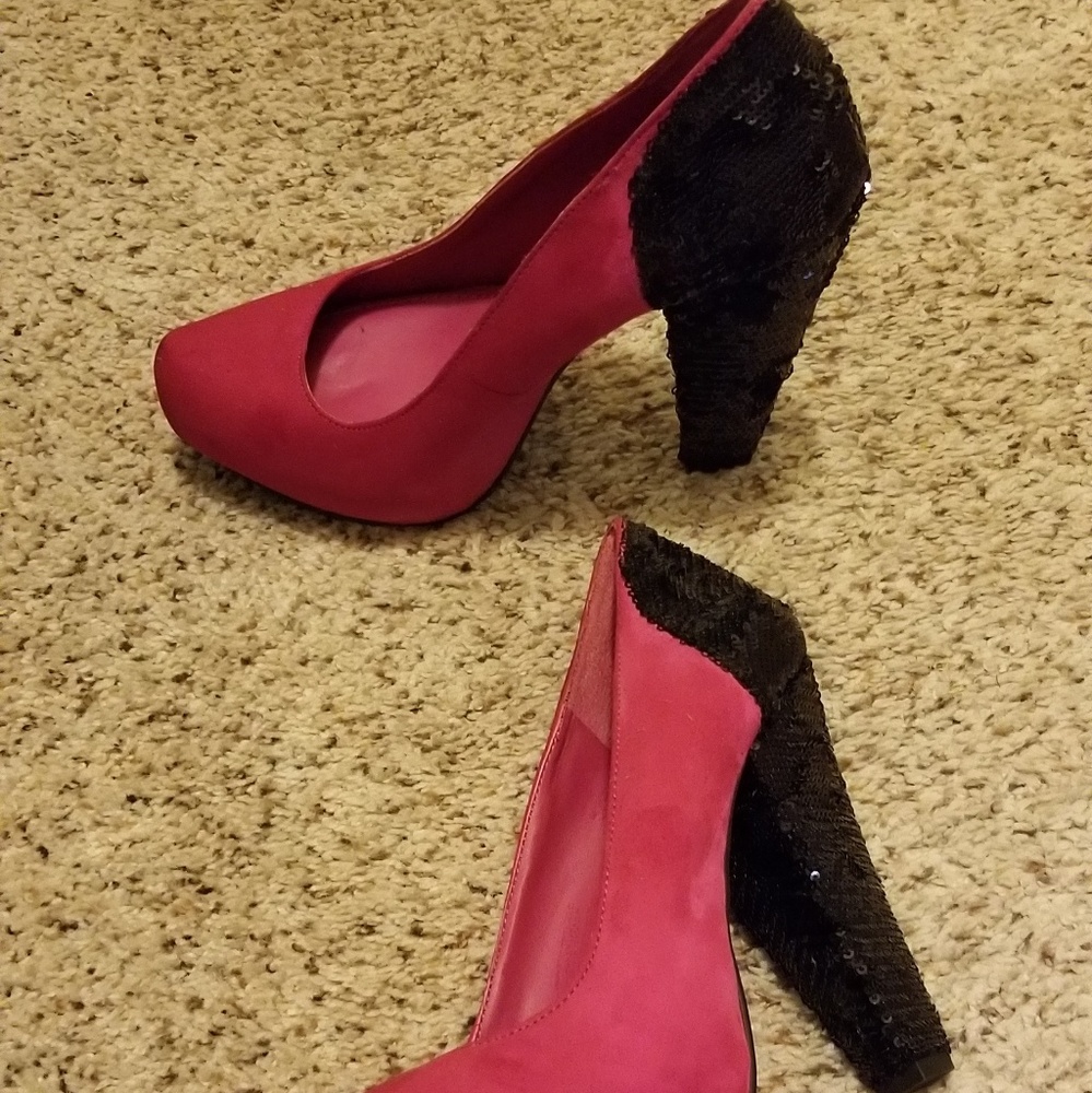 Heels - Picture 2 of 4
